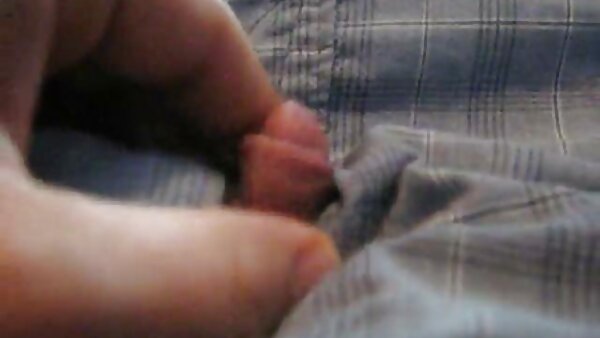 Љубовницата во чорапи Кетрин Кејн учествува во лезбејскиот клип на bdsm